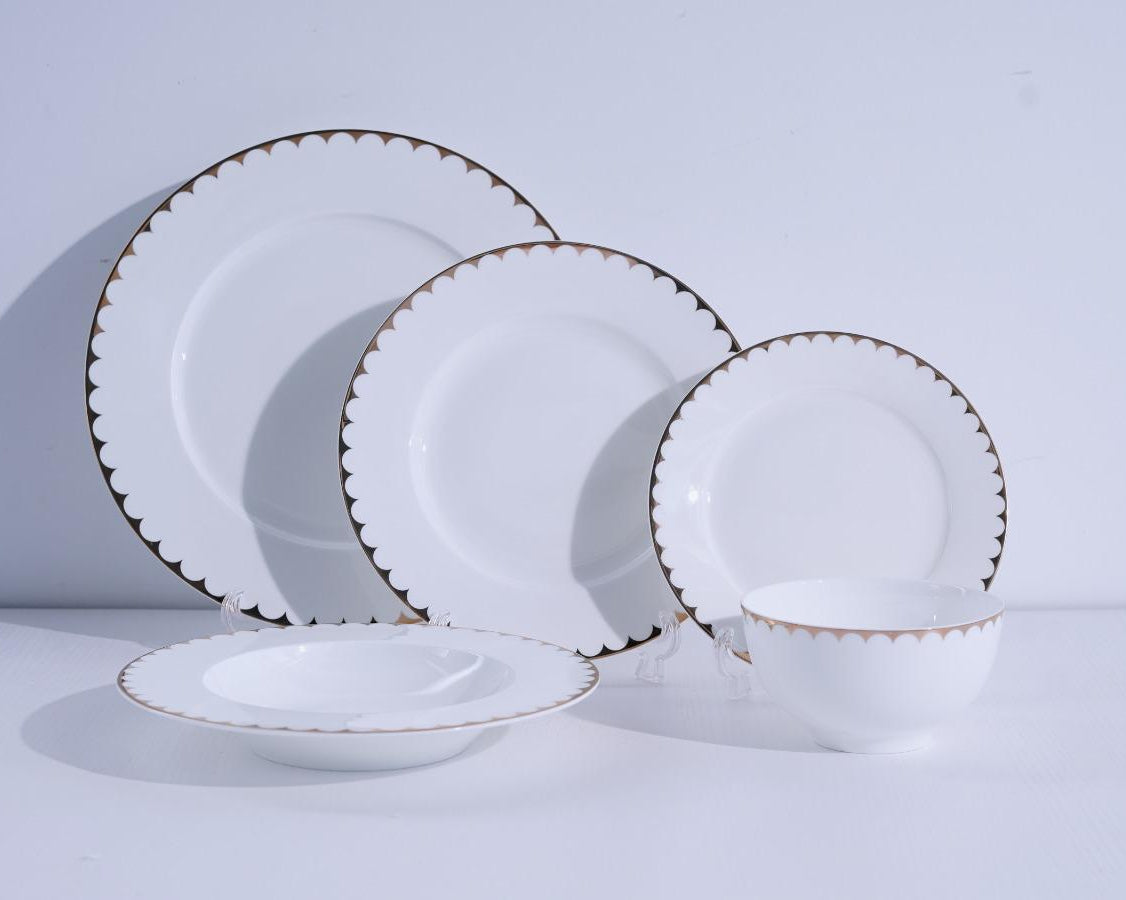 Scallop Dinnerware (service for 4)