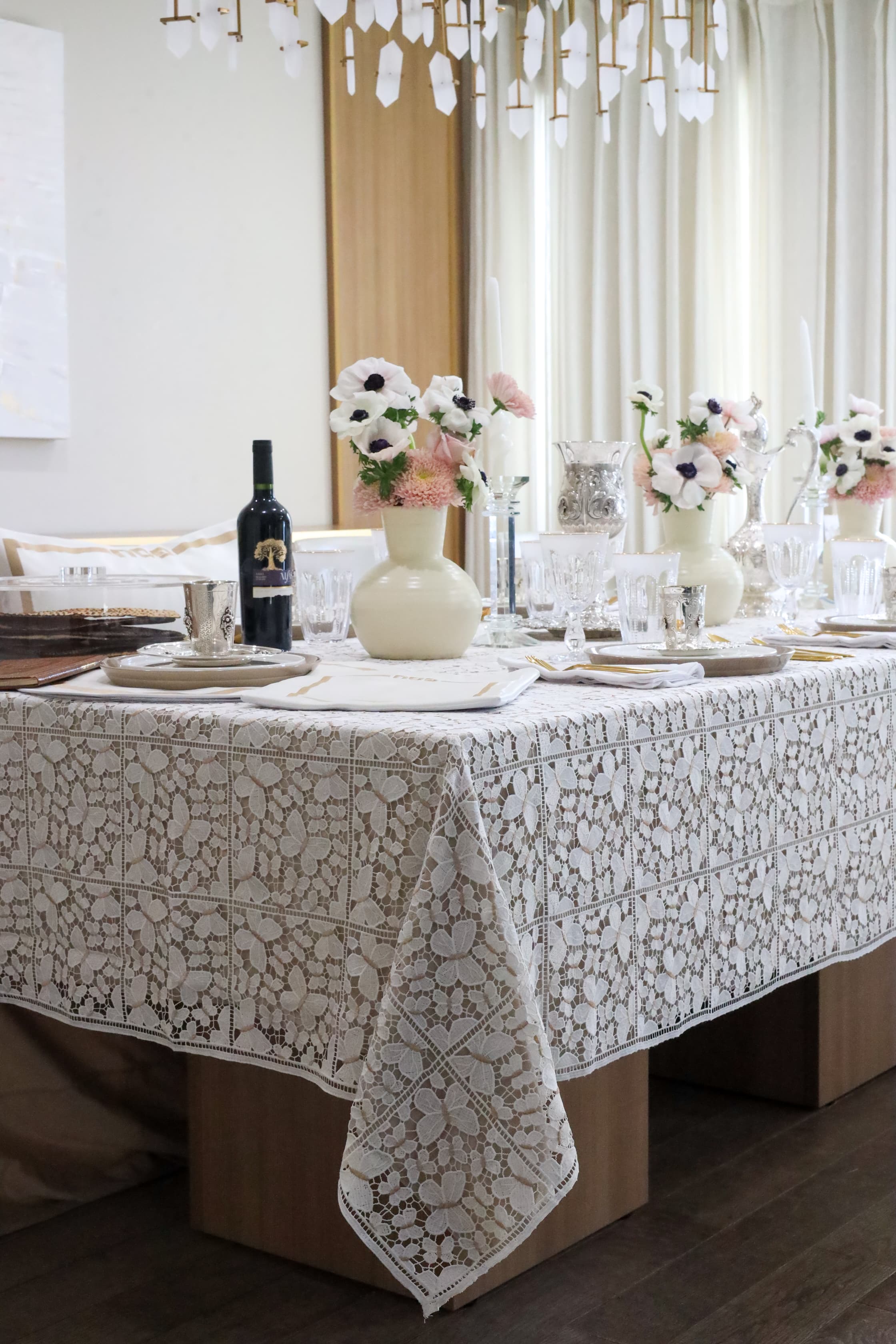 Flutter lace overlay