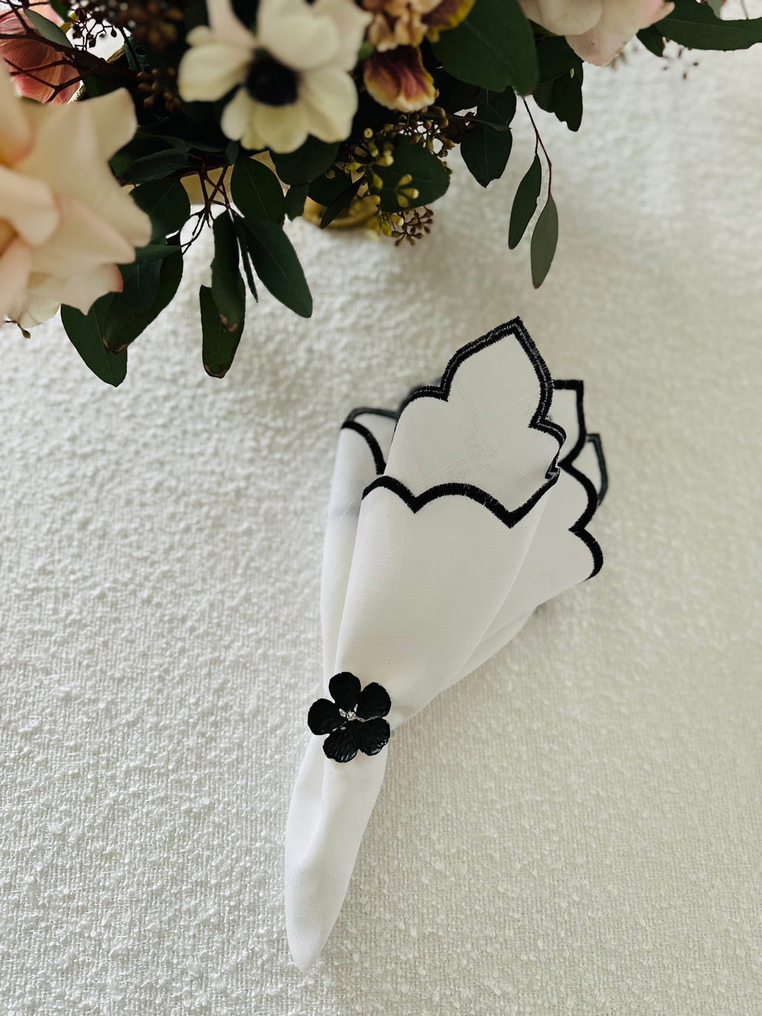 Scalloped-Edge Napkins (set of 12)