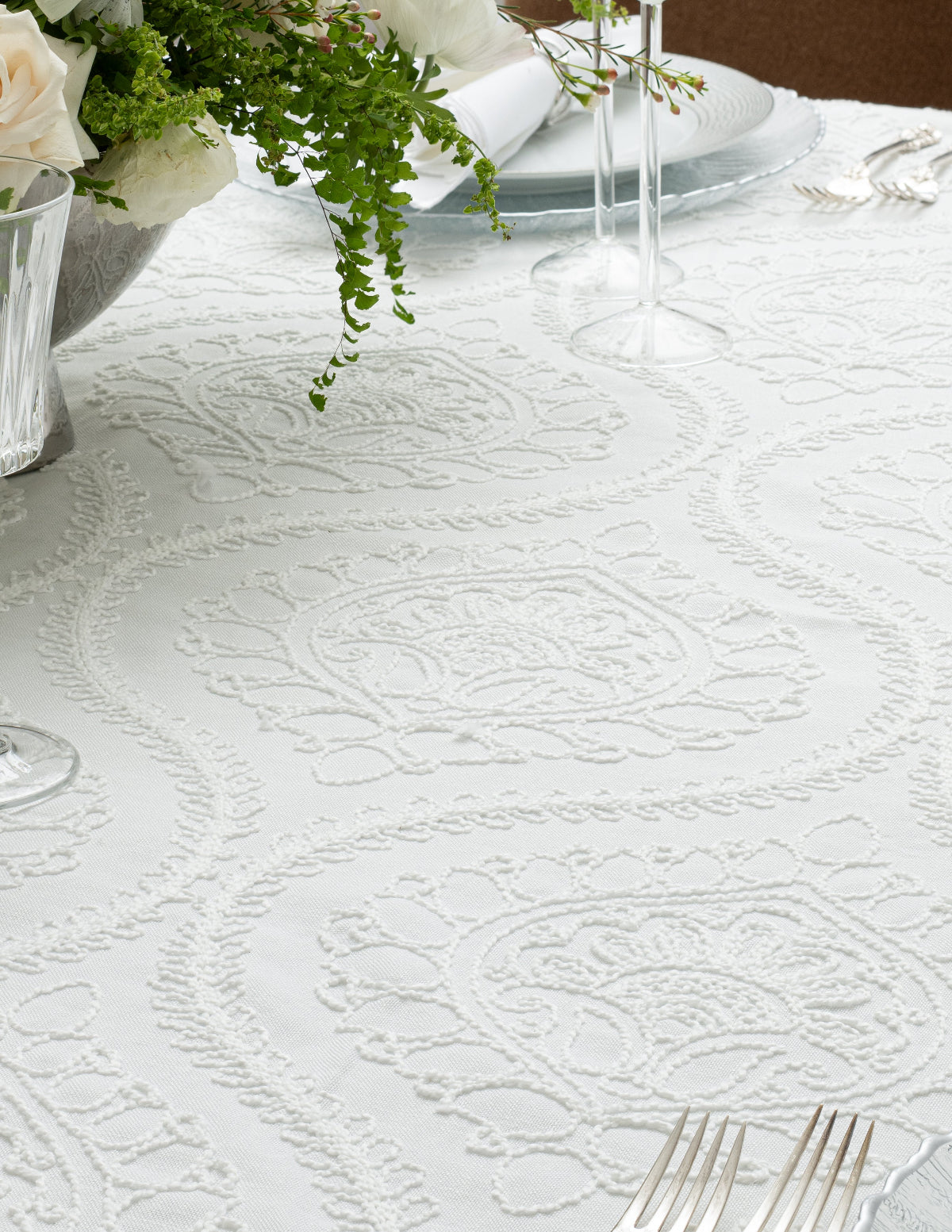 Jardin White on White