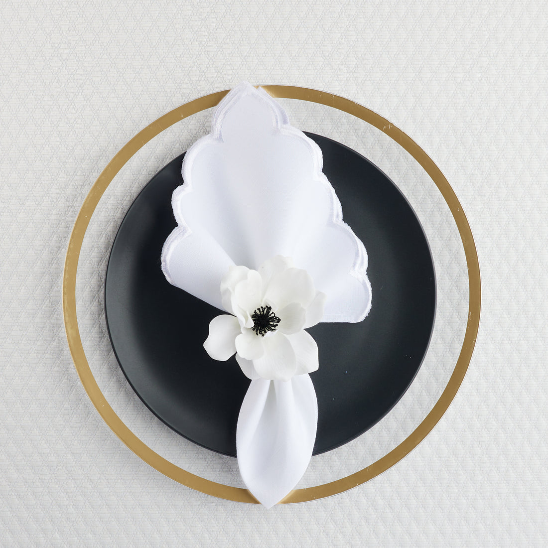 Scalloped-Edge Napkins (set of 12)