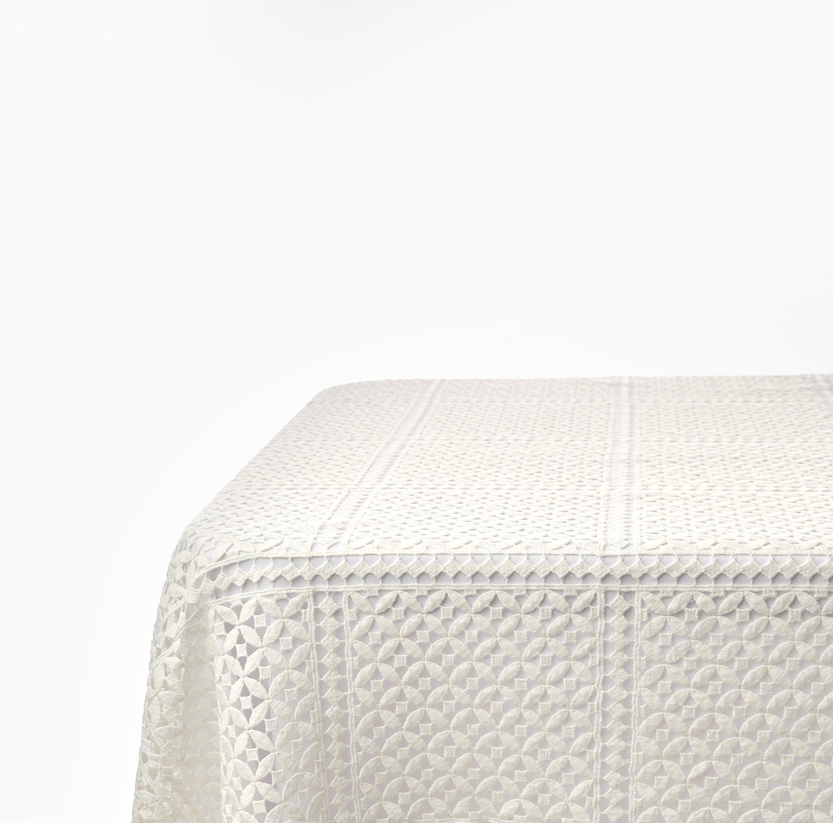 Doria Lace