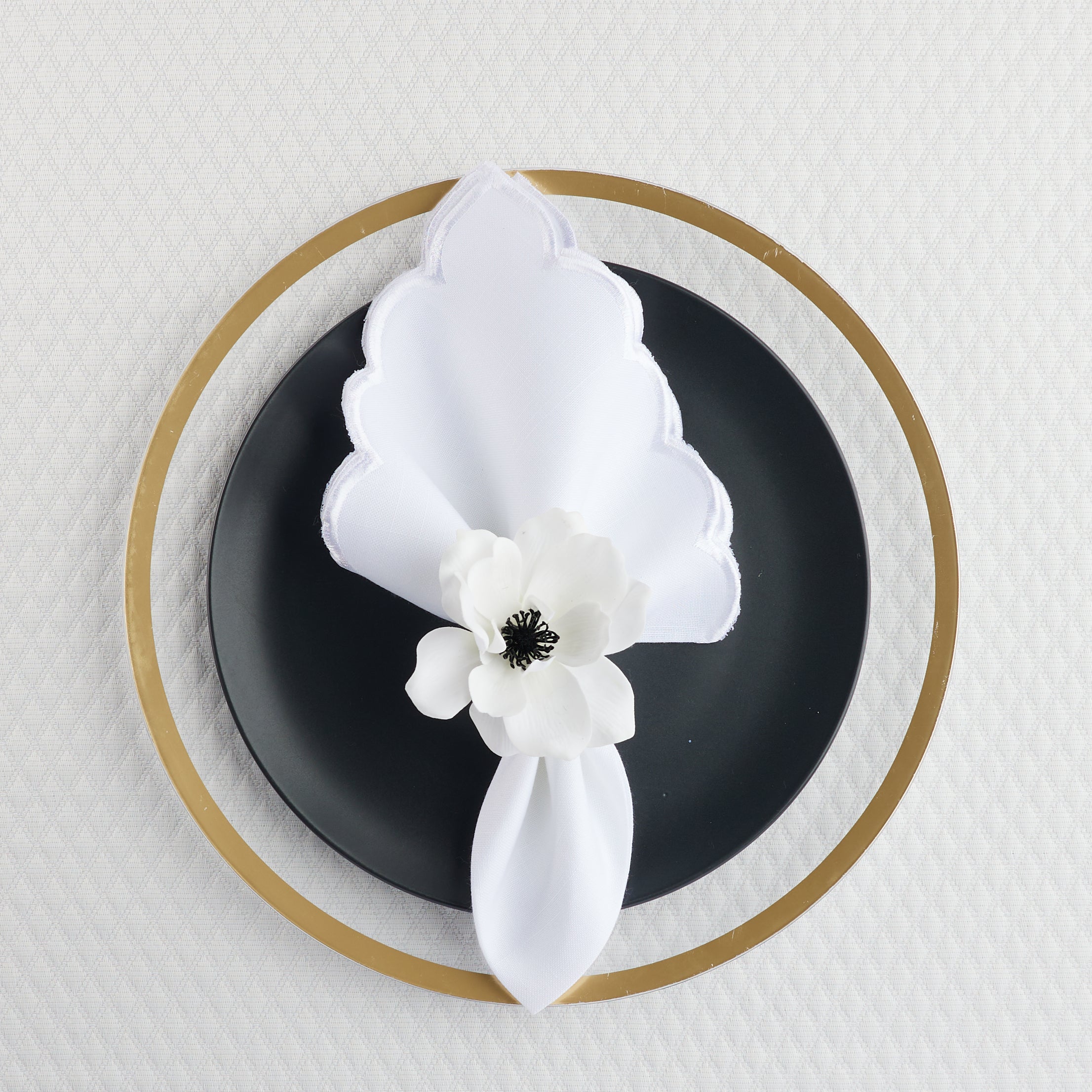 Scalloped-Edge Napkins (set of 12)