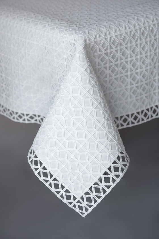 Diamond lattice lace lined